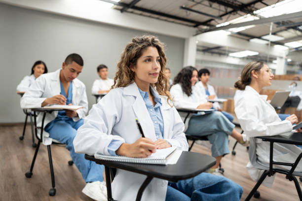 Dreaming of Scrubs? Top Online Courses to Supercharge Your Medical School Application!